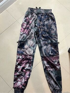 Size medium Mainere de voir camo pants